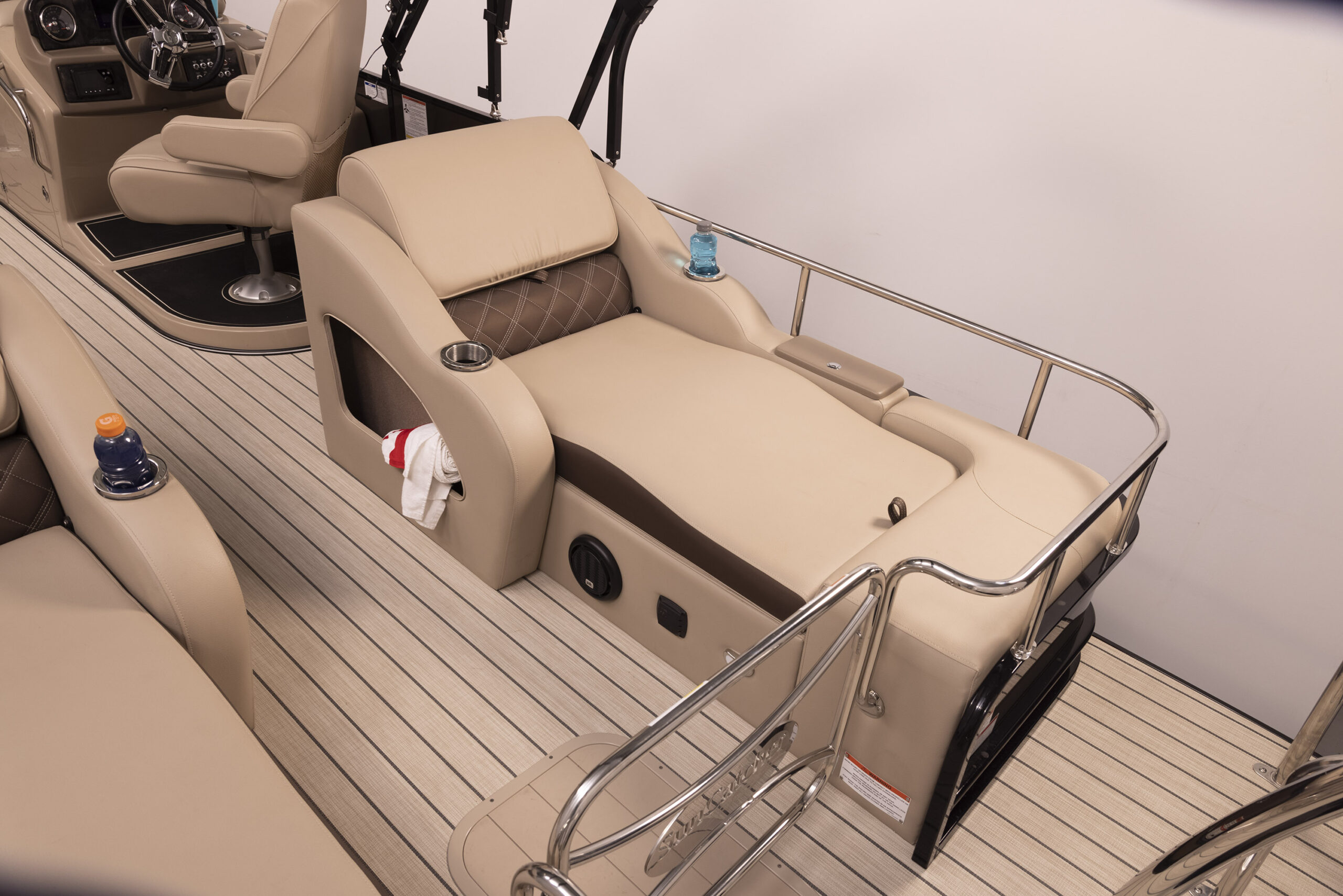 Elite 326 SS STERN LOUNGER