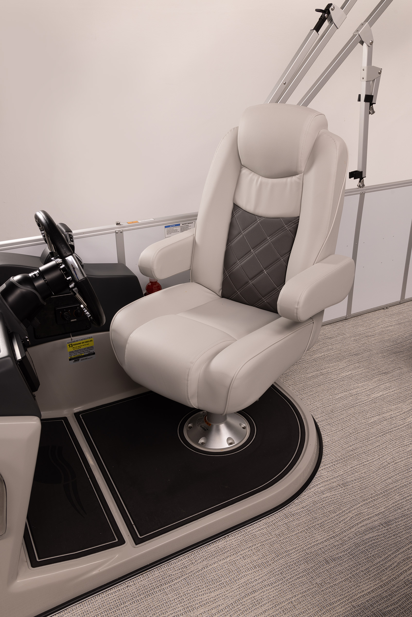 Elite 326 SL Helm Seat