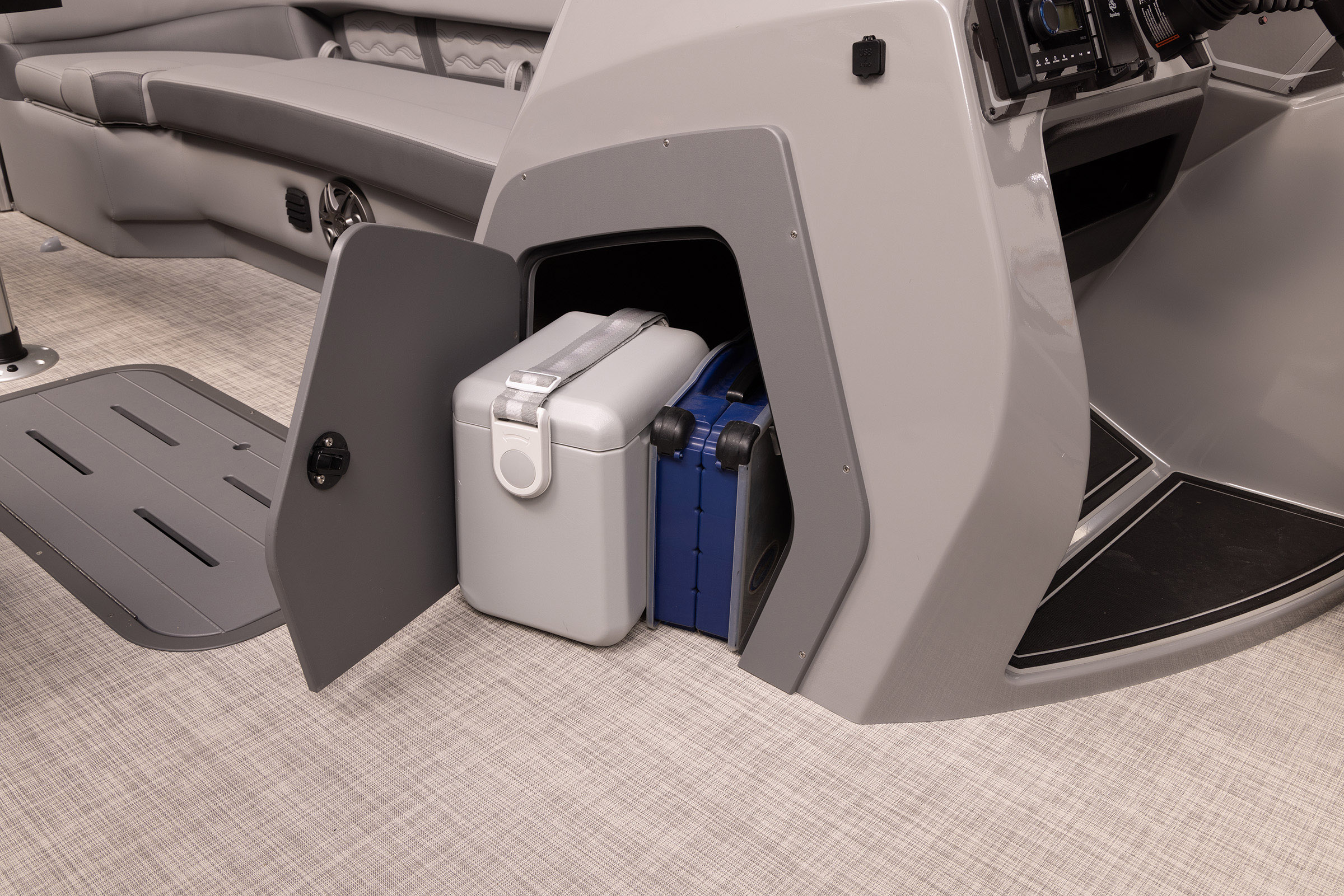 Fusion 322 RF Console Storage