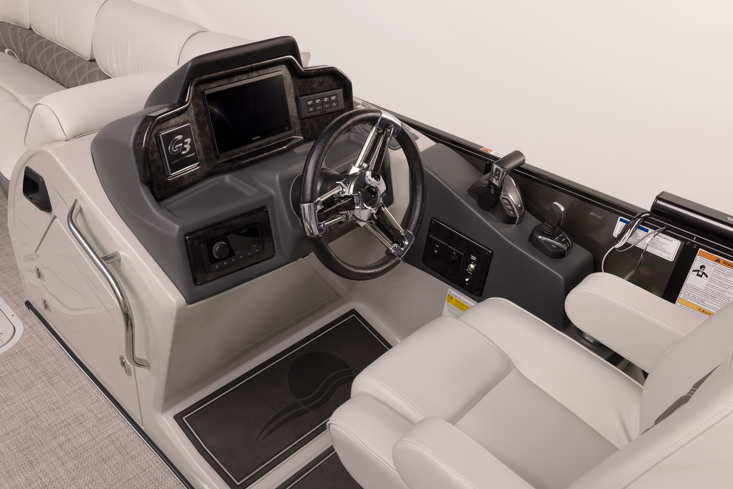 Diamond Elite 326 SE Helm Master Controls